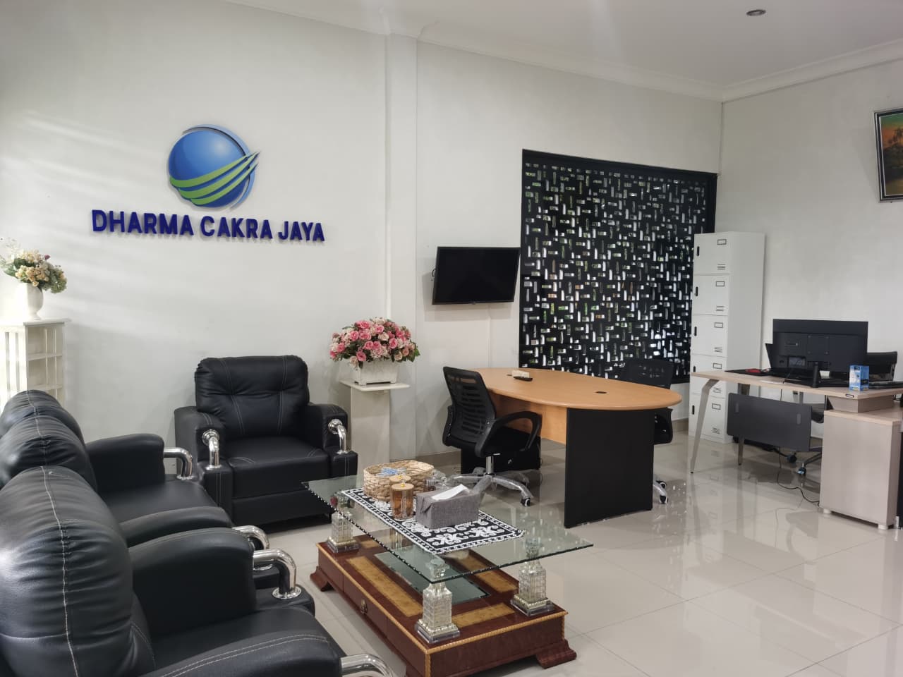 Ruang kantor PT Dharma Cakra Jaya